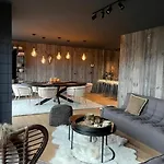 De La Vallée 6
